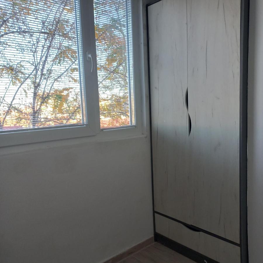 Lovely 1- Bedroom Condo Close To Downtown Скоп'є Екстер'єр фото